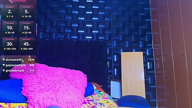 Snapshot of Kesha_rosse_ chatting on 11.29.25 Kesha rosse online show from 11.29.25