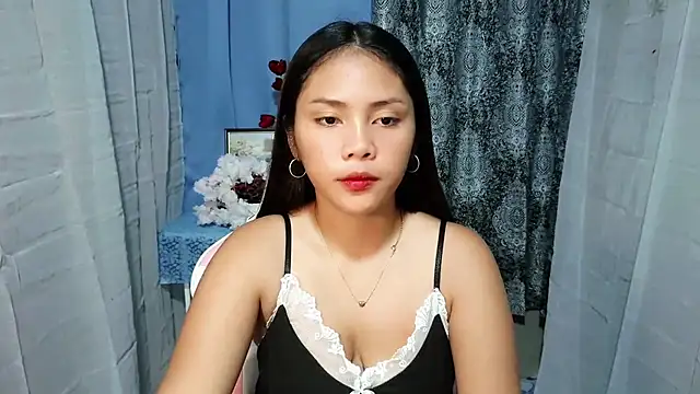 Snapshot of Mia_Cally chatting on 11.29.25 Mia Cally online show from 11.29.25