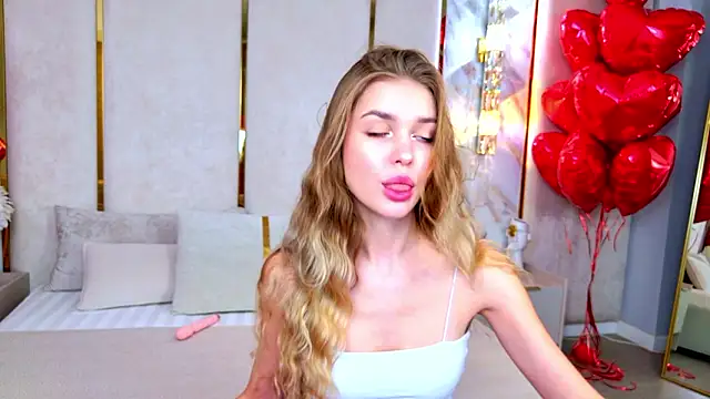 Snapshot of JenniNellson chatting on 02.16.26 JenniNellson online show from 02.16.26