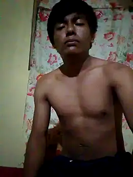 Snapshot of GuzzMiranda18 chatting on 11.13.25 GuzzMiranda18 online show from 11.13.25