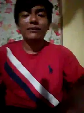 Snapshot of GuzzMiranda18 chatting on 11.15.25 GuzzMiranda18 online show from 11.15.25