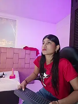 YeseniaRodriguez3 online show from 04.04.26