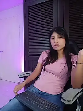 YeseniaRodriguez3 online show from 04.13.26