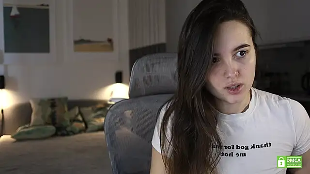 Snapshot of amelie_shine chatting on 11.15.25 amelie shine online show from 11.15.25