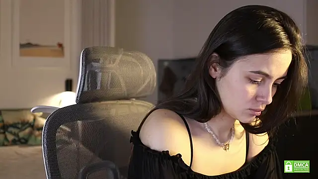 Snapshot of amelie_shine chatting on 11.29.25 amelie shine online show from 11.29.25