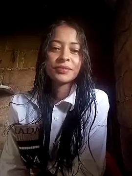 Snapshot of Tinaa18Love chatting on 11.24.25 Tinaa18Love online show from 11.24.25