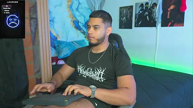 Tiler wolker online show from 11.29.25