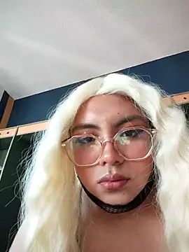 Snapshot of Kittyblood08 chatting on 10.25.25 Kittyblood08 online show from 10.25.25