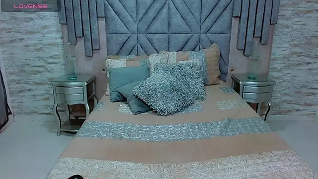 Snapshot of chairahot2 chatting on 11.18.25 chairahot2 online show from 11.18.25