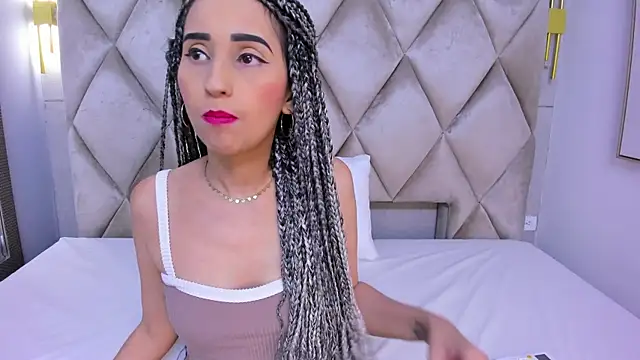 violett rabbit  online show from 12.19.25