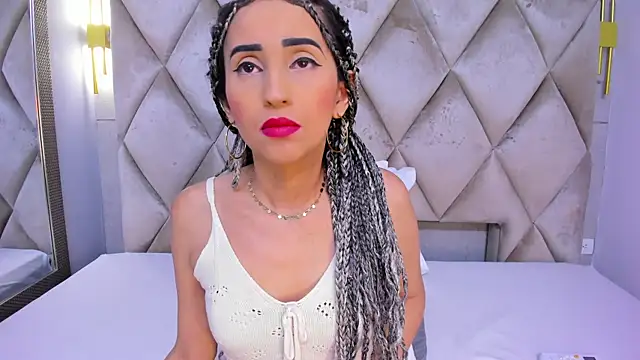 violett rabbit  online show from 01.17.26