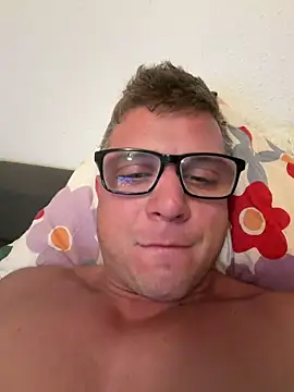 Snapshot of PolishBoy1995 chatting on 05.29.26 PolishBoy1995 online show from 05.29.26