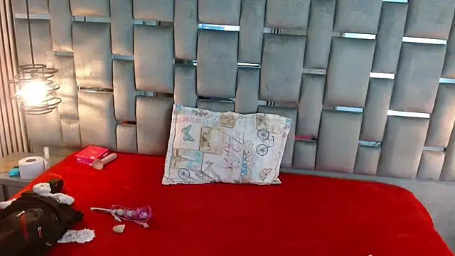 Snapshot of Memi_xxx chatting on 11.12.25 Memi xxx online show from 11.12.25