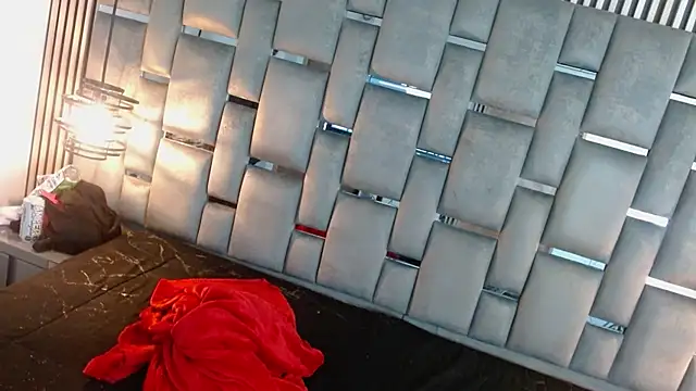 Snapshot of Memi_xxx chatting on 11.14.25 Memi xxx online show from 11.14.25