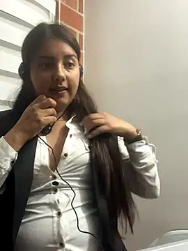 Snapshot of Au-rora chatting on 12.03.25 Au-rora online show from 12.03.25