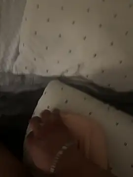 Snapshot of Ulkht chatting on 11.22.25 Ulkht online show from 11.22.25