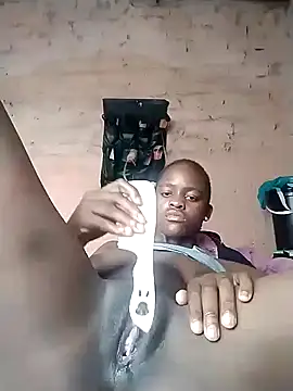 Snapshot of Blondecurv24 chatting on 11.24.25 Blondecurv24 online show from 11.24.25