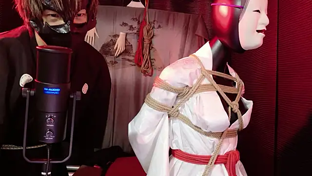 Snapshot of Onitaro_jp chatting on 11.11.25 Onitaro jp online show from 11.11.25