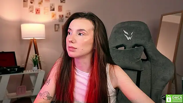 Snapshot of yourfrenchteacher chatting on 11.07.25 yourfrenchteacher online show from 11.07.25