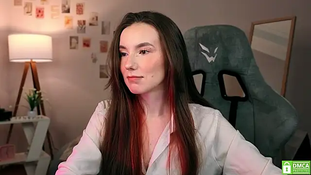 Snapshot of yourfrenchteacher chatting on 11.11.25 yourfrenchteacher online show from 11.11.25