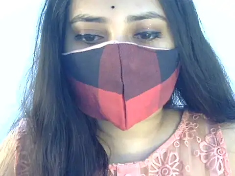 Snapshot of Cutie_Sonam chatting on 12.18.25 Cutie Sonam online show from 12.18.25