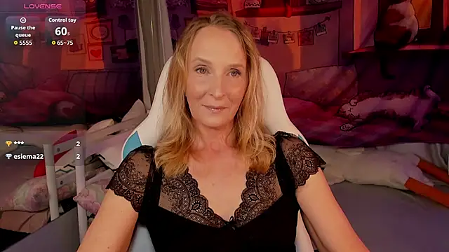 Snapshot of ScarlettPalmer chatting on 06.10.26 ScarlettPalmer online show from 06.10.26