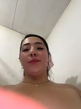 Snapshot of Hannahpradaa_ chatting on 11.05.25 Hannahpradaa online show from 11.05.25