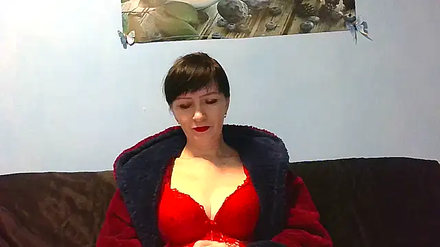 IffetLove42 online show from 12.21.25