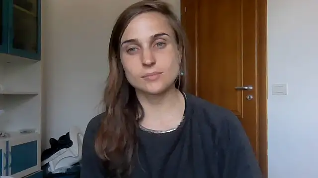 SinnEmily online show from 04.10.26