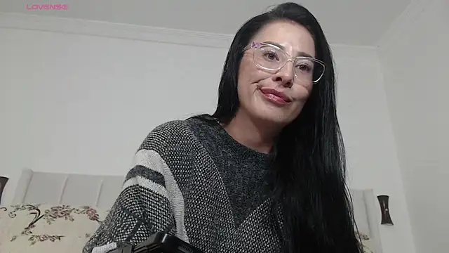 Emma Hotkiss online show from 04.21.26