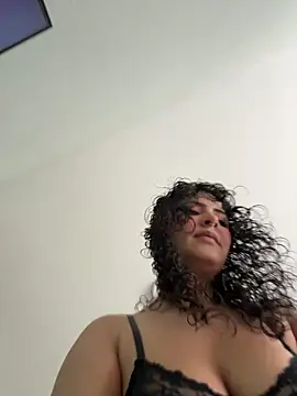 Snapshot of SugarTroubl33 chatting on 11.21.25 SugarTroubl33 online show from 11.21.25