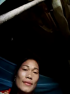 Snapshot of doggy-00 chatting on 10.28.25 doggy-00 online show from 10.28.25