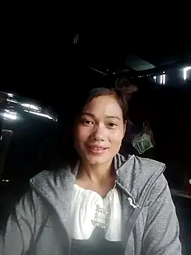 Snapshot of doggy-00 chatting on 11.03.25 doggy-00 online show from 11.03.25