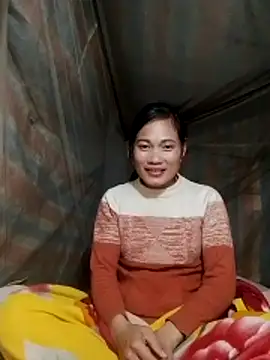 Snapshot of doggy-00 chatting on 11.14.25 doggy-00 online show from 11.14.25