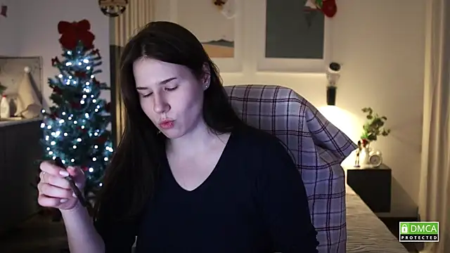 Snapshot of girl_u_never_met chatting on 12.15.25 girl u never met online show from 12.15.25