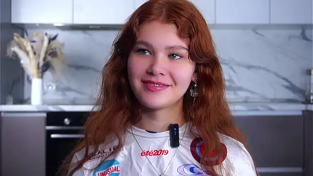 YettaCalabria online show from 12.18.25