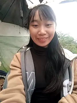 Snapshot of Linh_sexy98 chatting on 11.19.25 Linh sexy98 online show from 11.19.25