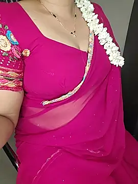 Snapshot of shreyareddy99 chatting on 05.19.26 shreyareddy99 online show from 05.19.26