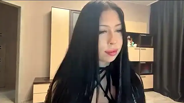 Snapshot of TenderliOne chatting on 11.15.25 TenderliOne online show from 11.15.25