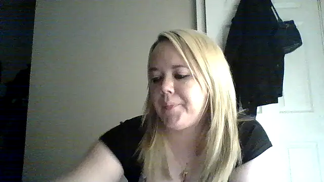 Snapshot of SilverSeductress chatting on 02.19.26 SilverSeductress online show from 02.19.26
