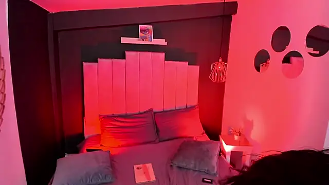 Snapshot of mia_jagger chatting on 02.18.26 mia jagger online show from 02.18.26