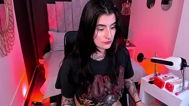 Snapshot of mia_jagger chatting on 03.07.26 mia jagger online show from 03.07.26