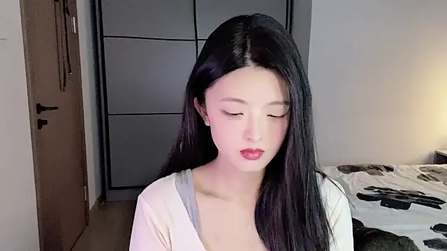 Snapshot of ronronner233 chatting on 12.03.25 ronronner233 online show from 12.03.25