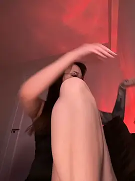 Snapshot of KissMeSashaPlz chatting on 11.30.25 KissMeSashaPlz online show from 11.30.25