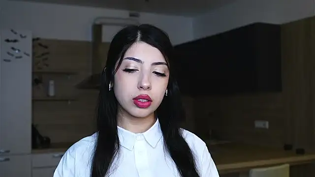 Snapshot of TonjaNeace chatting on 11.09.25 TonjaNeace online show from 11.09.25