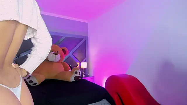  Sofiewild  online show from 03.04.26