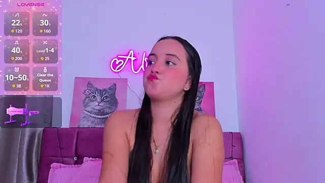 Snapshot of alissonsweet18 chatting on 05.15.26 alissonsweet18 online show from 05.15.26