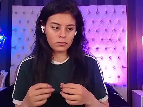 Camile Petite online show from 11.10.25