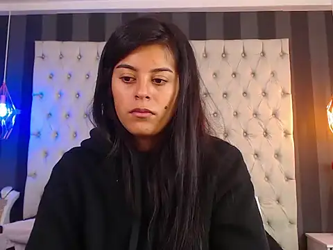 Camile Petite online show from 11.20.25