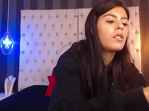 Camile Petite online show from 11.29.25